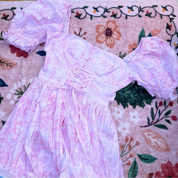 Elegant Pink Floral Selkie Dress - Picture 6 of 9